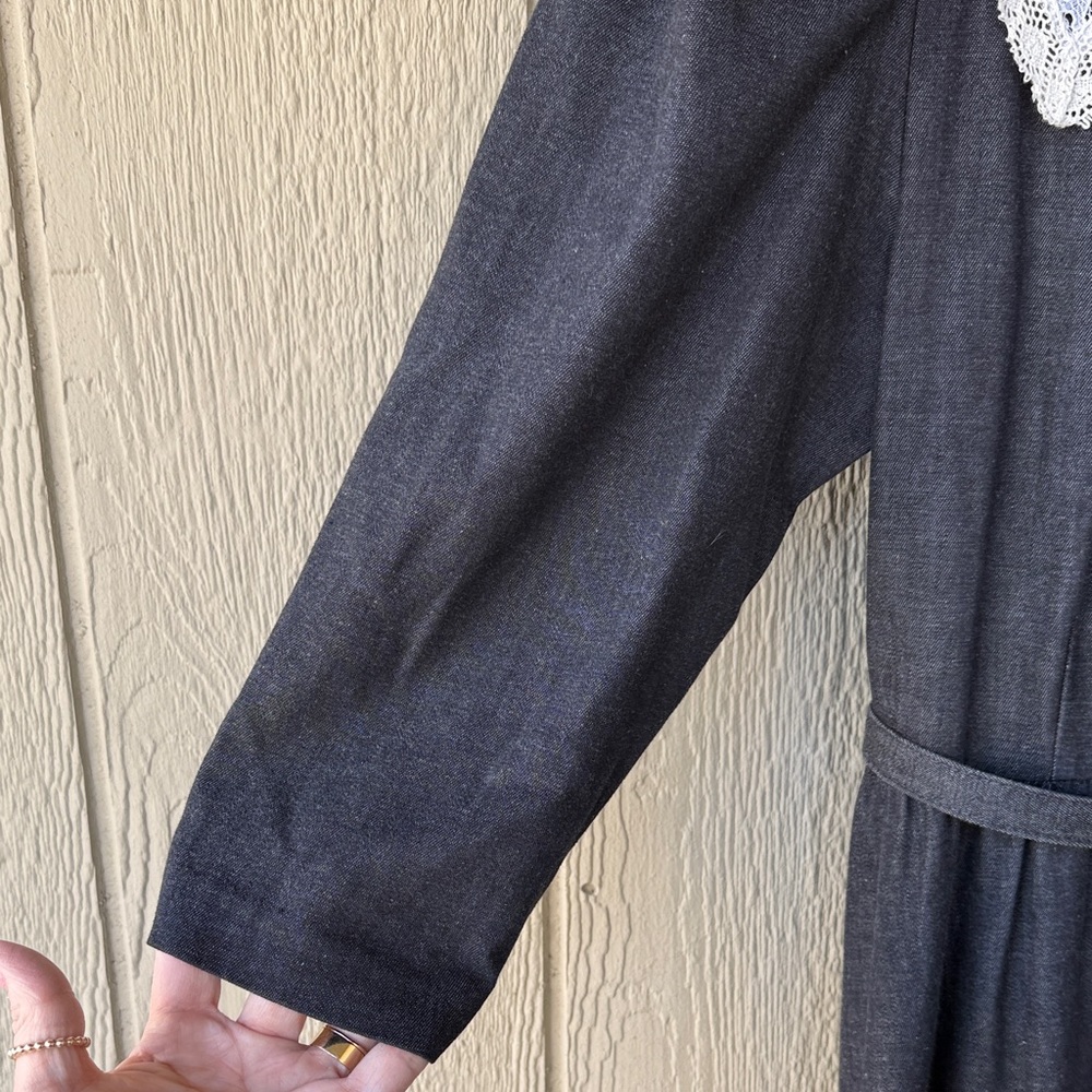 Vintage Melissa Lane Black Dress with White Lace Collar & pearl buttons - Picture 7 of 15
